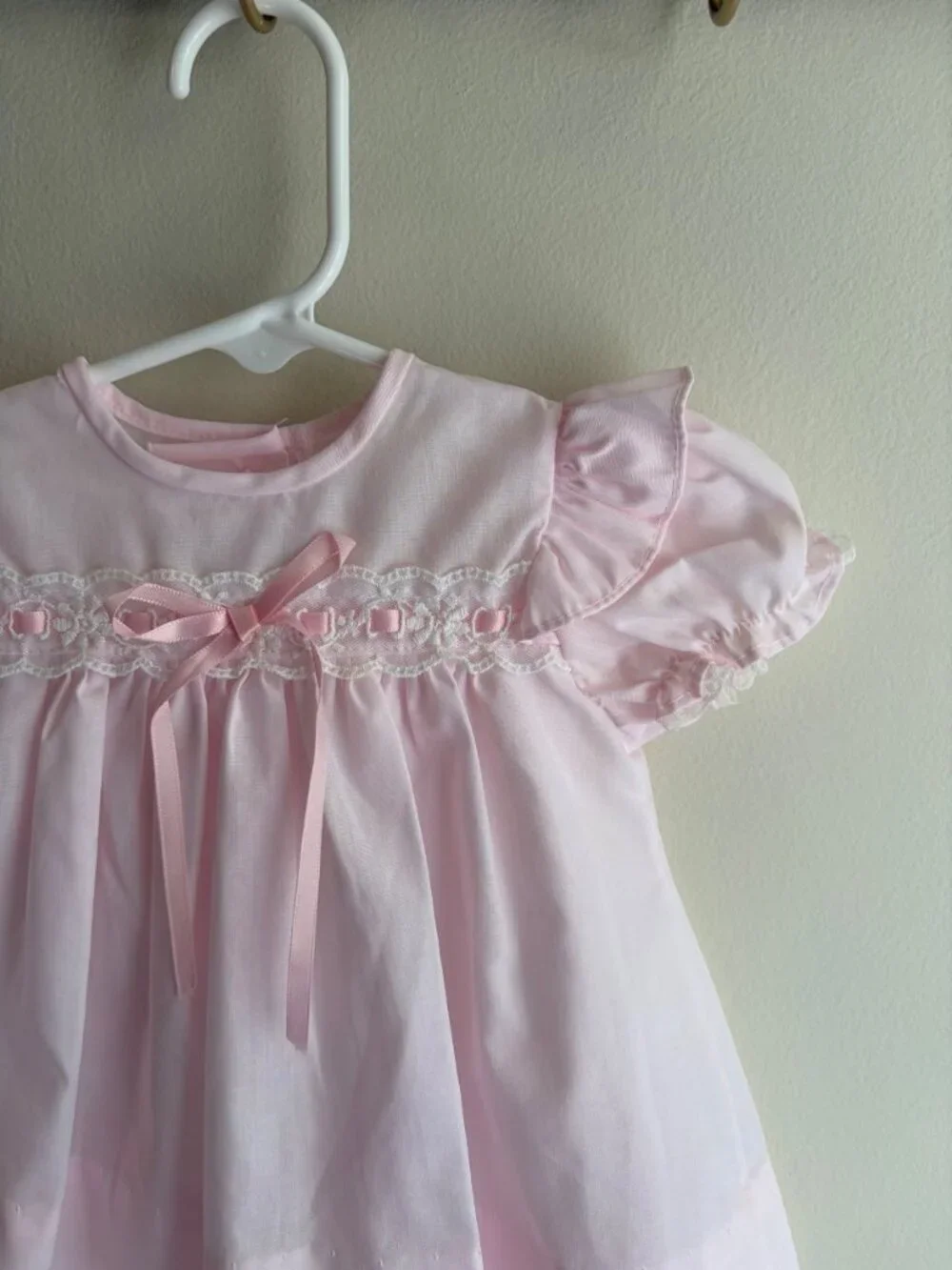 Alexis girls size 3 months Pink Baby Dress Puff Sleeve Lace Ribbon Toddler Dress